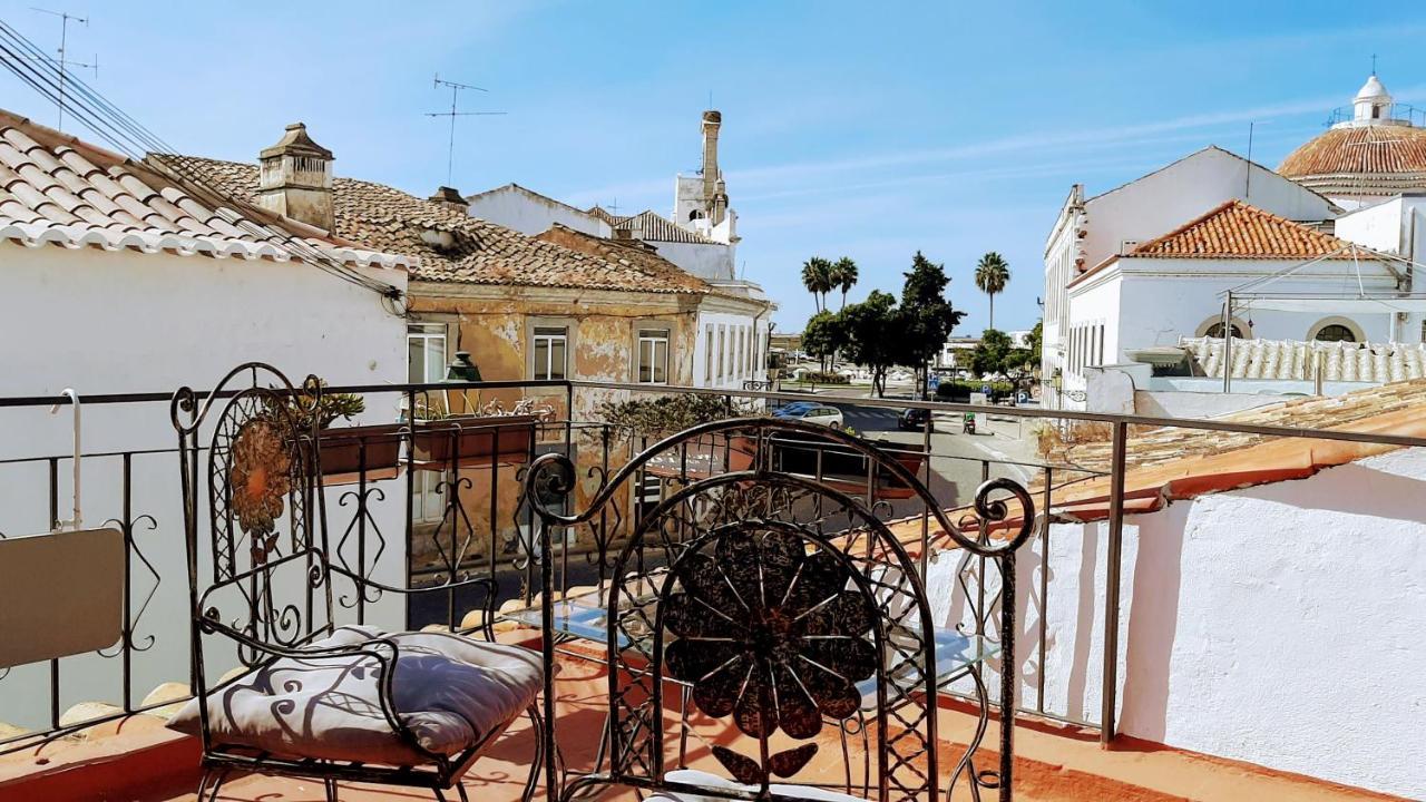 Happy Terrace Downtown Tiny House 100% Portuguese